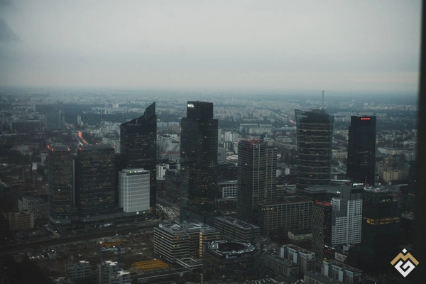 ⚡️ Zloty slide keeps Poland property funding in focus