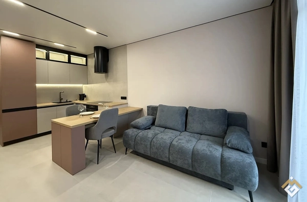 Продаж 1к квартири 42 кв. м  на пров. Цегельний 18