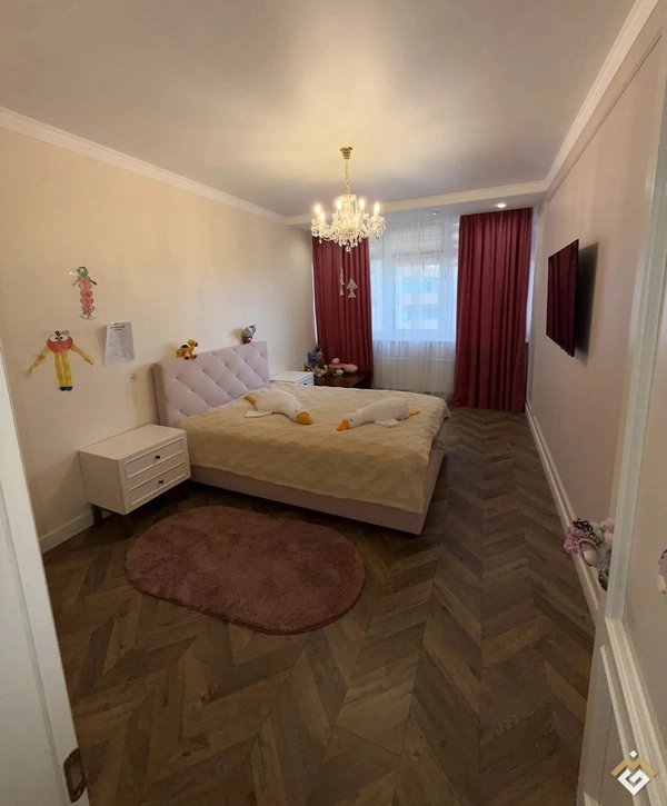 Продаж 4к квартири 132 кв. м  на вул. Академіка Сахарова 3Б