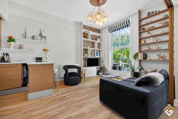 Sutherland Avenue, 
Paddington, W9