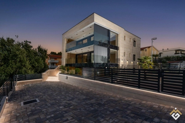 Kroatien, Malinska: Modernes Luxus-Penthouse mit Pool und Meerblick - Immobilie A2716K