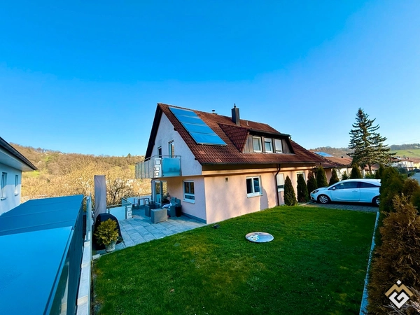 Einfamilienhaus mit Einliegerwohnung, 1.100m² Grundstück