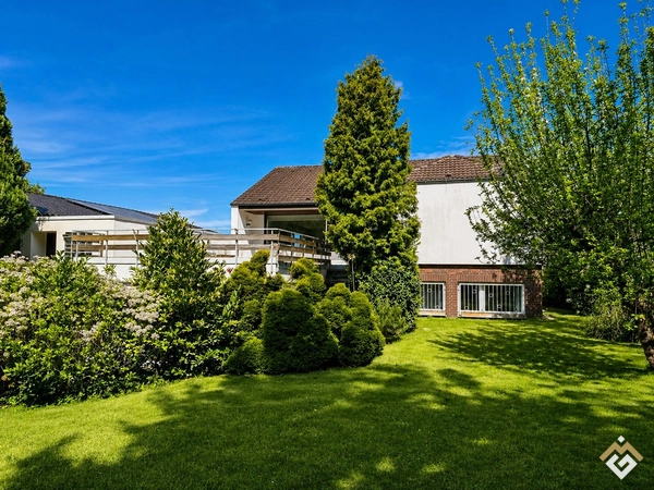 Großes Einfamilienhaus mit vielen Gestaltungsmöglichkeiten in ruhiger Bestlage
