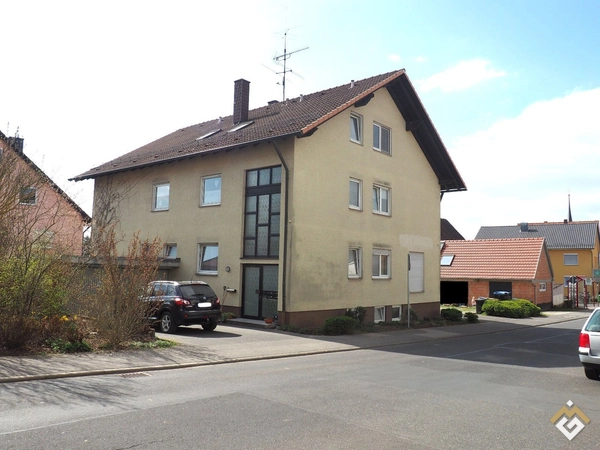 Zwangsversteigerung - Mehrfamilienhaus und Grundstück
