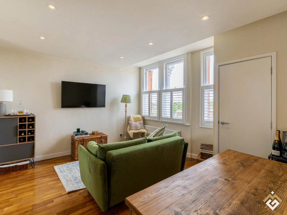 Ashbury Road, London, SW11