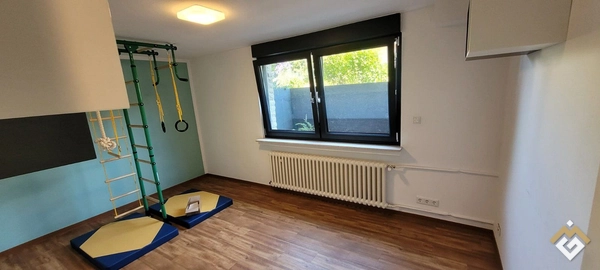Mostly renovated house in Klütviertel seeks nice family!