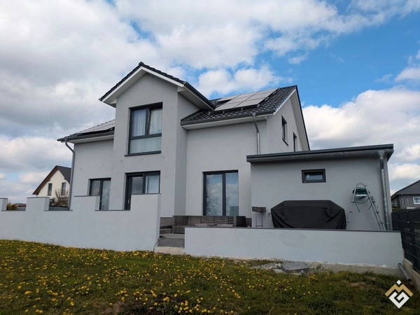 Modernes EFH mit PV, hochwertiger Ausstattung &amp; Weitblick