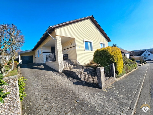 Hochwertiges Einfamilienhaus mit Einliegerwohnung in Waldmohr zu verkaufen