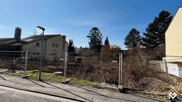 Frankfurt-Bergen-Enkheim – 611 m² Baugrundstück mit bestehender WEG-Struktur für 5 Wohnungen