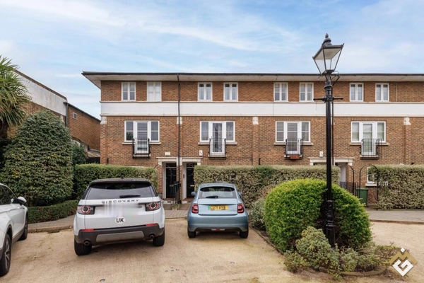 Hurlingham Square, 
Peterborough Road, SW6