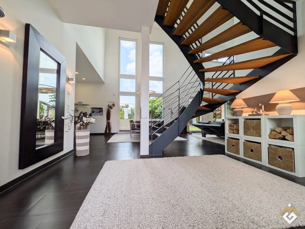 Nachhaltiger Wohntraum mit Naturpool &amp; PV-Anlage auf 870 m² Grundstück!