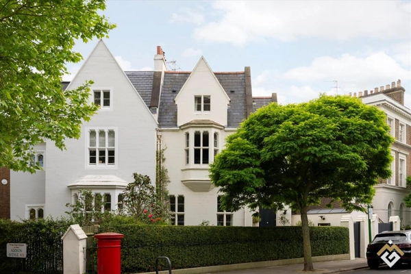 St. James’s Lodge, W11