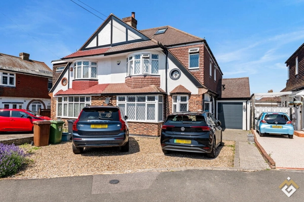 Bradstock Road, Stoneleigh, Surrey, KT17 2LD