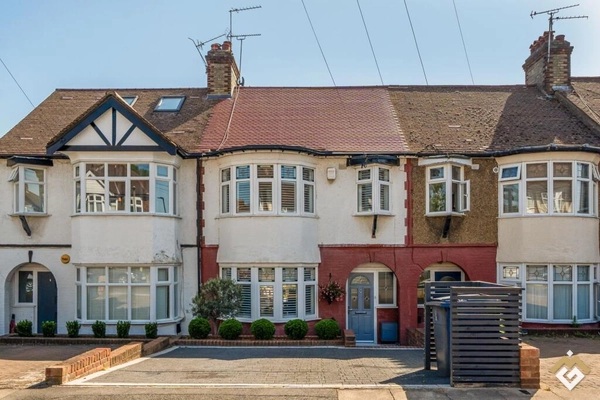 Woodfield Drive, East Barnet, EN4