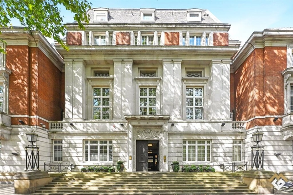 Rosebery Avenue, London, EC1R