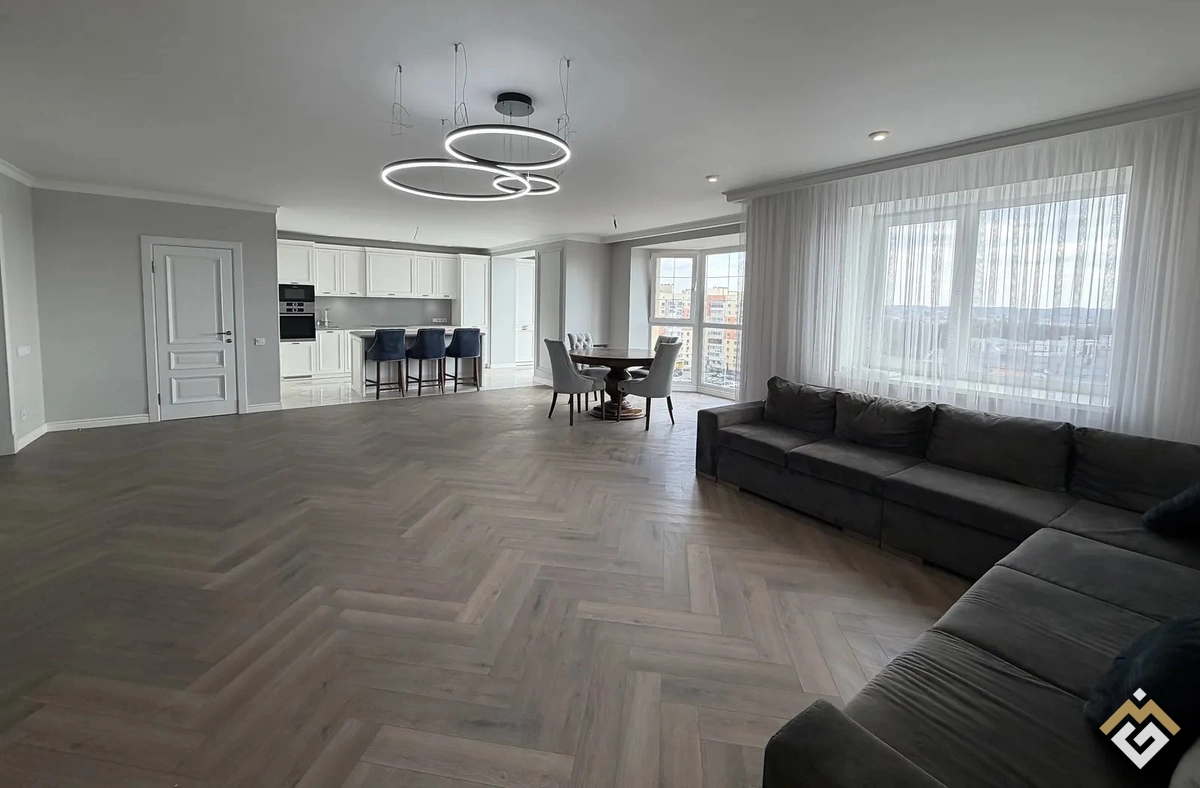 Продаж 4к квартири 175 кв. м на вул. Анатолія Бортняка 5
