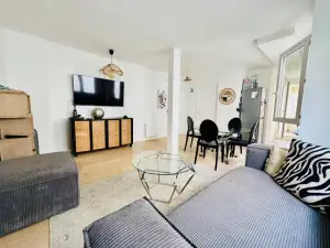 Appartement à vendre415000 €415 000 €9 881 €/m²À partir de 2 210 €/mois2 pièces  •  1 chambre  •  42 m²  •  Étage 2/6Vaillant-Sembat, Boulogne-Billancourt (92100)942721231262 de plusCalculer un temps de trajetPour aller au travail, à l’école, ...AppelerContacterEn appelant, je consens à l'utilisation de la fonction de comptabilisation des appels.