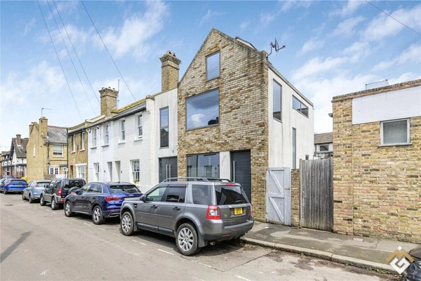 May Road, Twickenham, TW2