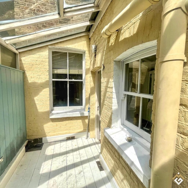 65 Fulwell Road, Teddington, Greater London, TW11
