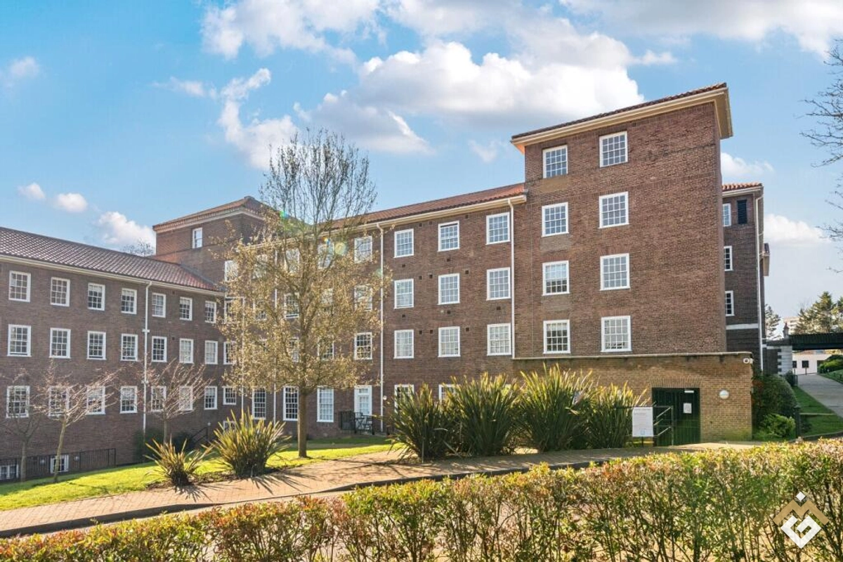 Scott Avenue, Putney, London, SW15