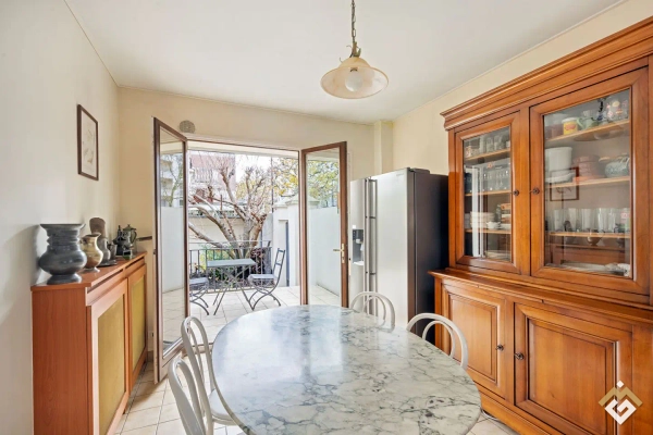 Maison à vendre T6/F6 221.33 m² 1490000 € Franges du Bois de Vincennes Charenton-le-Pont (94220)