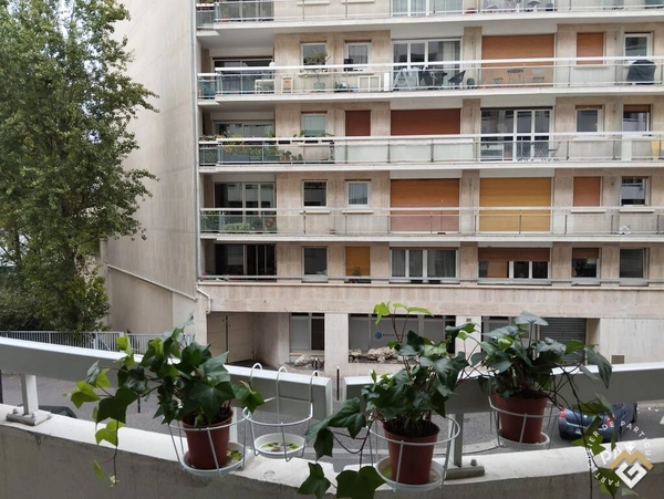 Vente appartement 2 pièces 49 m² Paris 18E (75018)			
							550.000 €