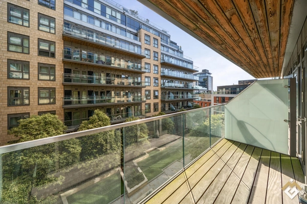 Longfield Avenue, London