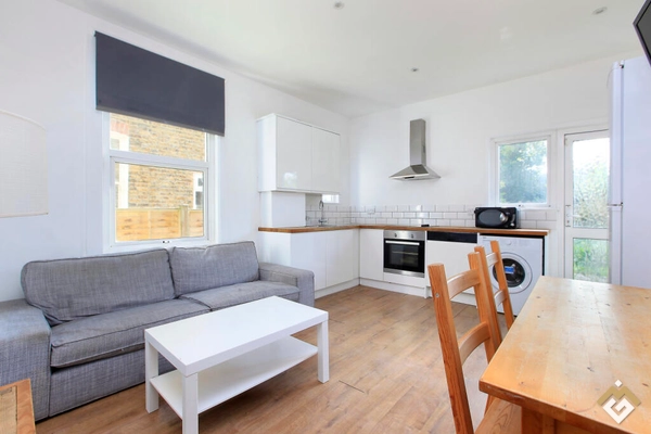 Oakmead Road, 
Balham, SW12