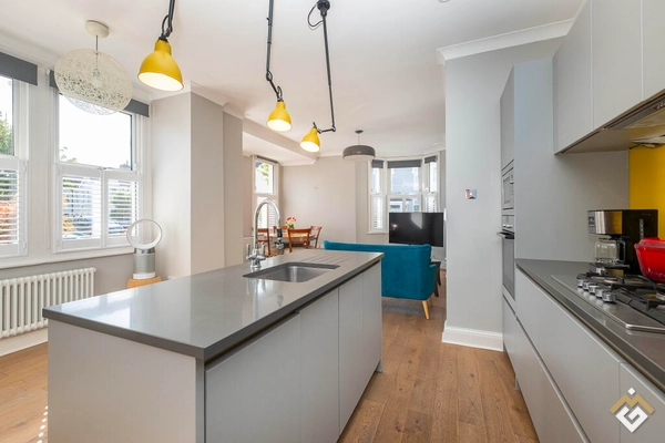 Brookwood Road, London, SW18