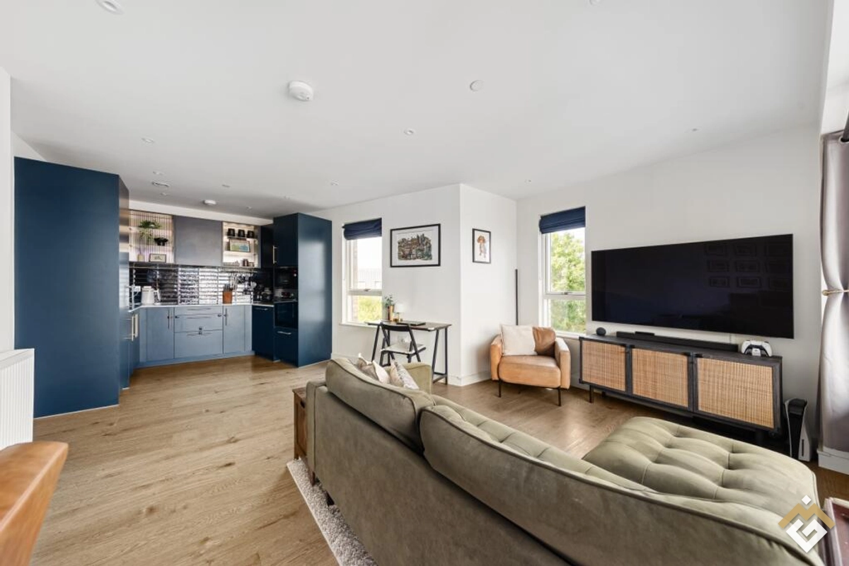 Mary Neuner Road London N8