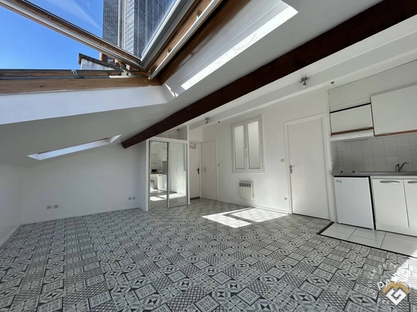 Vente studio 25 m² Paris 14E (75014)			
							285.000 €
