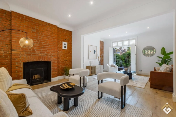 Bath Road, London, W4