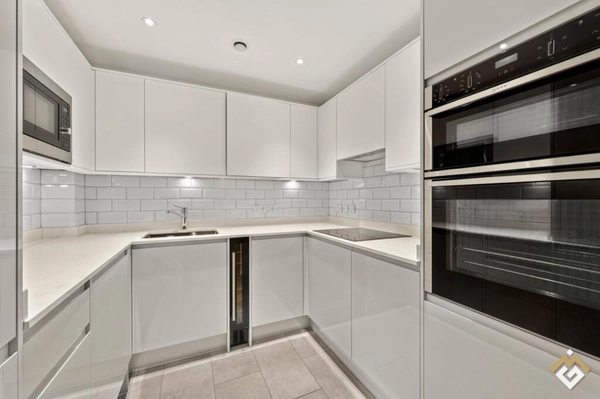 Papermill Wharf,
50 Narrow Street, E14