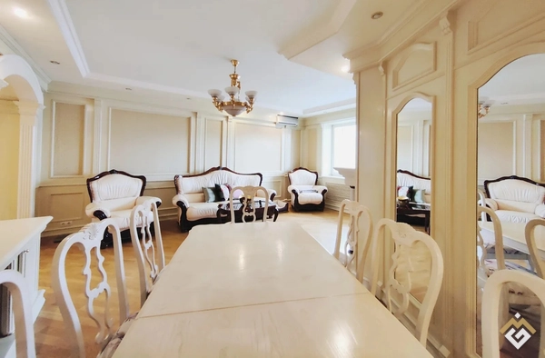 Residential in Київ, Ukraine · 103 m²