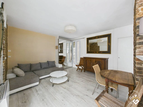 Vente studio 30 m² Paris 10E (75010)			
							270.000 €