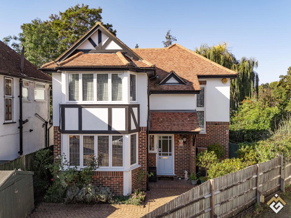 Westcoombe Avenue, London, SW20