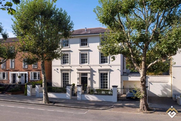 Hamilton Terrace, London