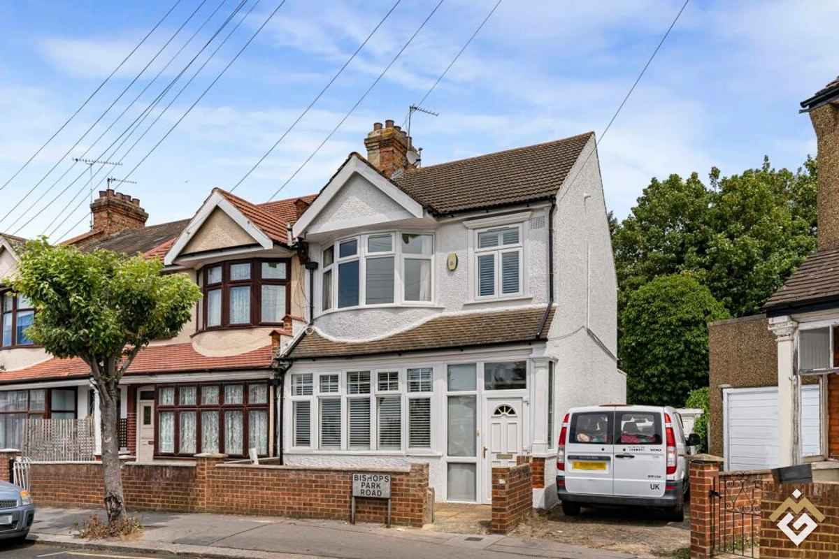 Bishops Park Road, London, SW16