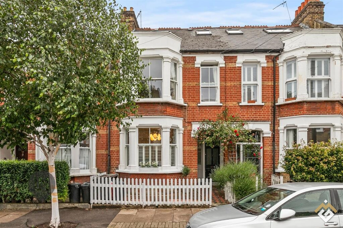 Balvernie Grove, London