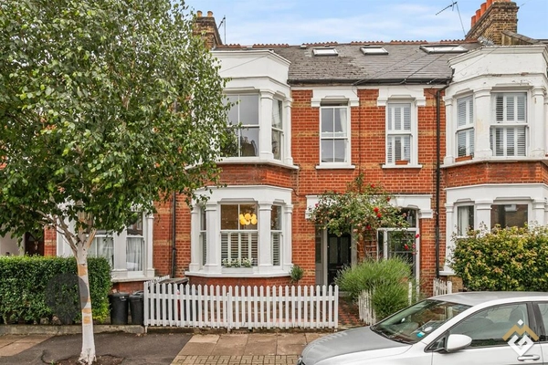 Balvernie Grove, London