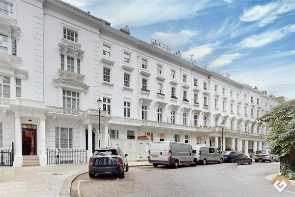 OVINGTON SQUARE, London, SW3