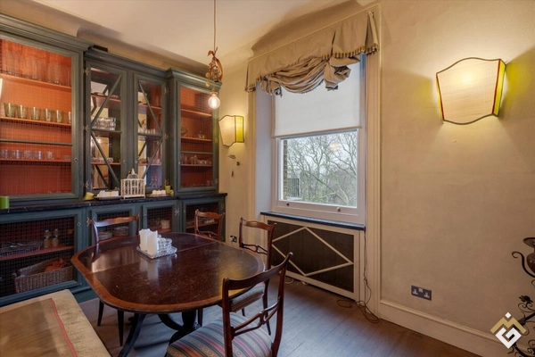 Ennismore Gardens, London, SW7