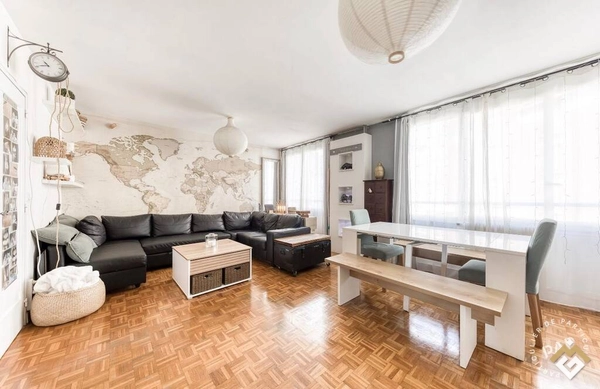 Sale apartment 3 rooms 73 m² Paris 20E 610,000 €