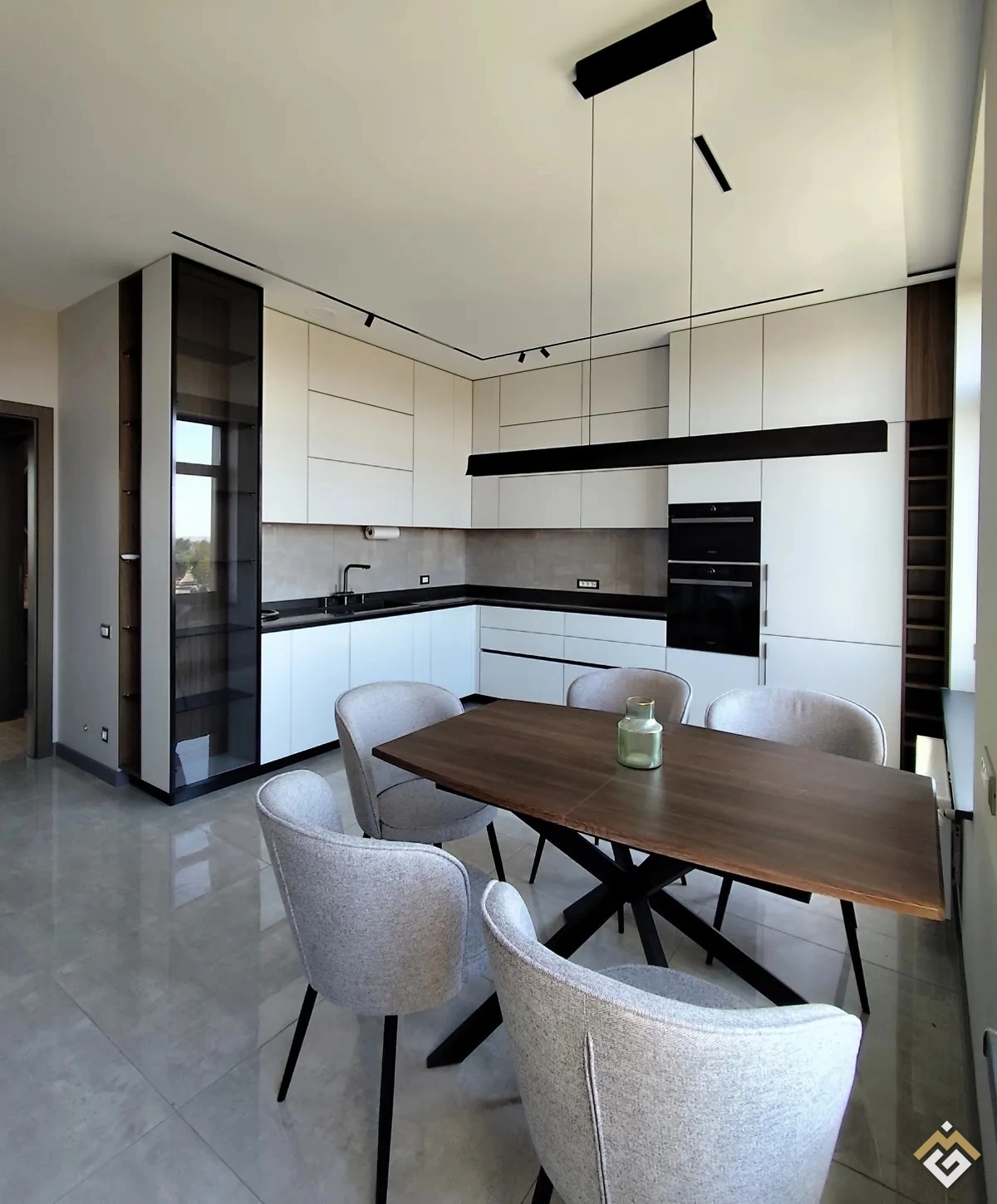 Sale of a 2-room apartment 106 sq. m on Chornomorskyi Avenue 2