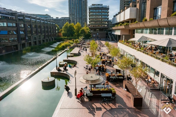 Wallside, Barbican, London EC2Y