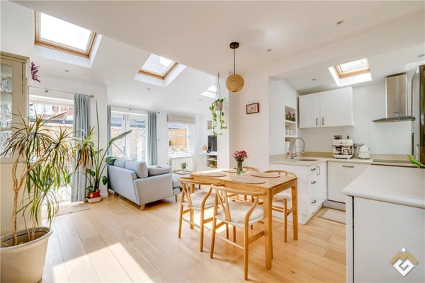 Alverstone Avenue, London, SW19