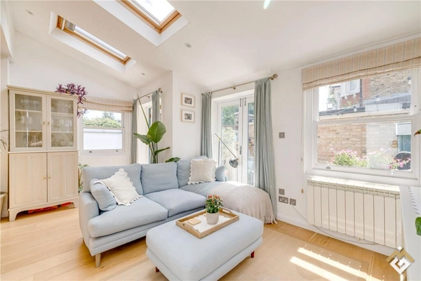 Alverstone Avenue, London, SW19