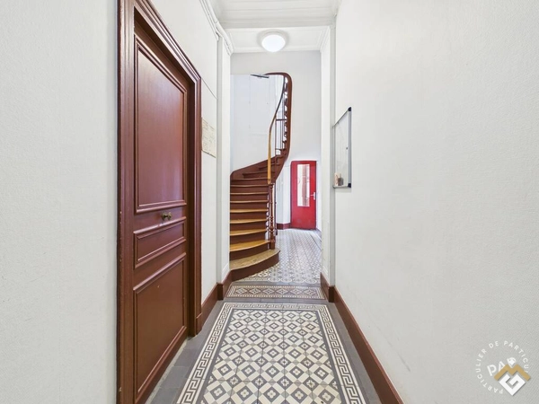 Vente appartement 2 pièces 30 m² Paris 15E (75015)			
							305.000 €