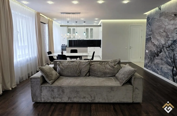 Vente d'un appartement 5 pièces de 147,2 m² rue Sholudenka 1A