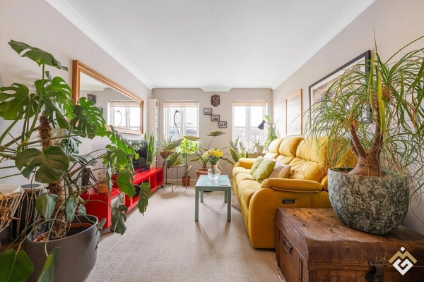 Combermere Yolu, SW9